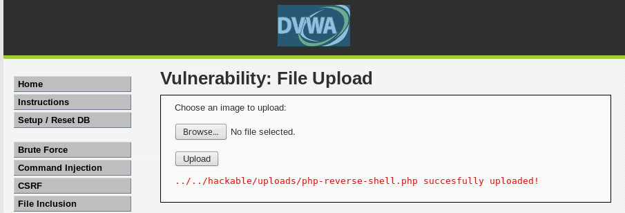 Mensaje de DVWA que nos muestra que el .php del reverse shell se ha subido correctamente 